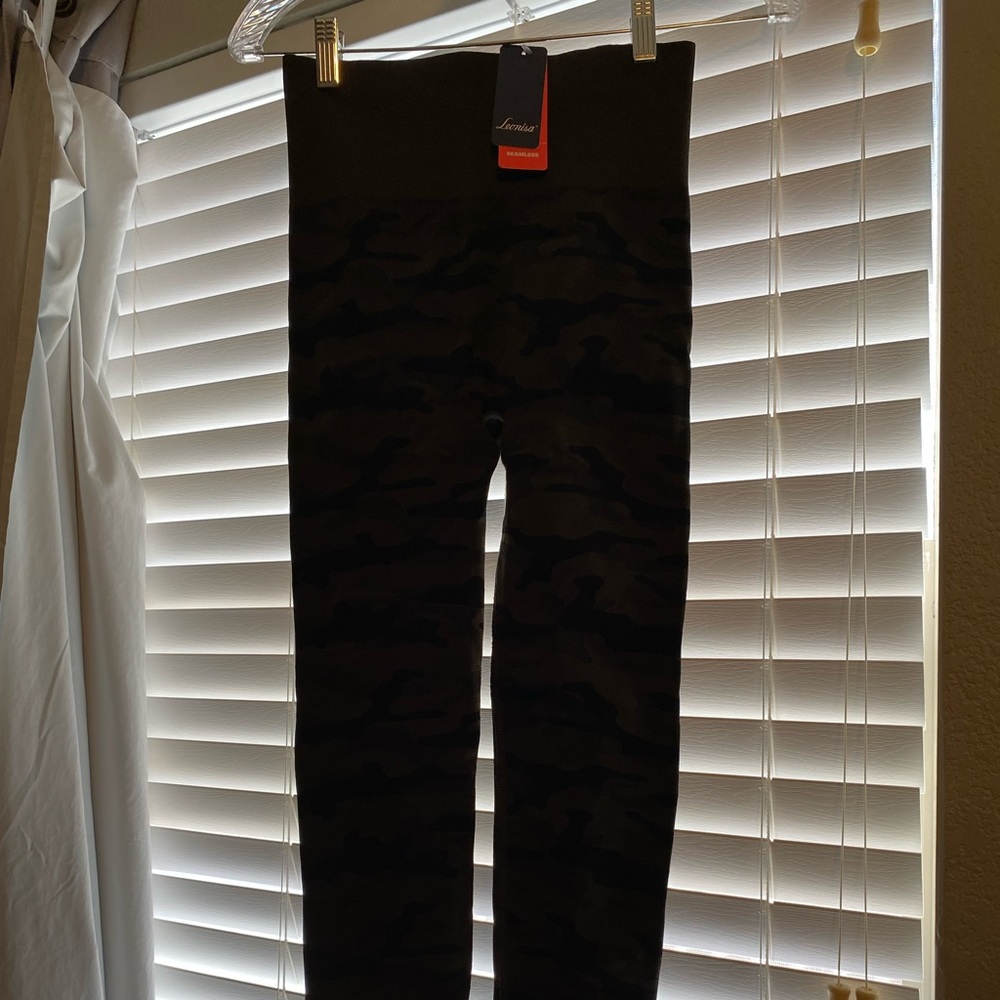 SALE Victoria’s Secret Camo set NWT - Picture 11 of 14